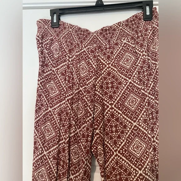 Cato Women's Wide Leg Pants - Burgundy Geometric Ribbed Boho - Picture 8 of 9